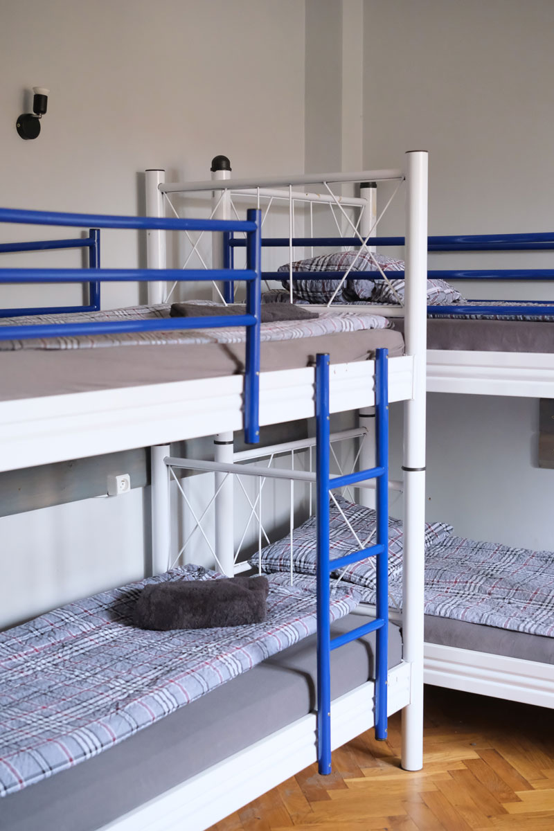 Pokój pracowniczy łóżka piętrowe